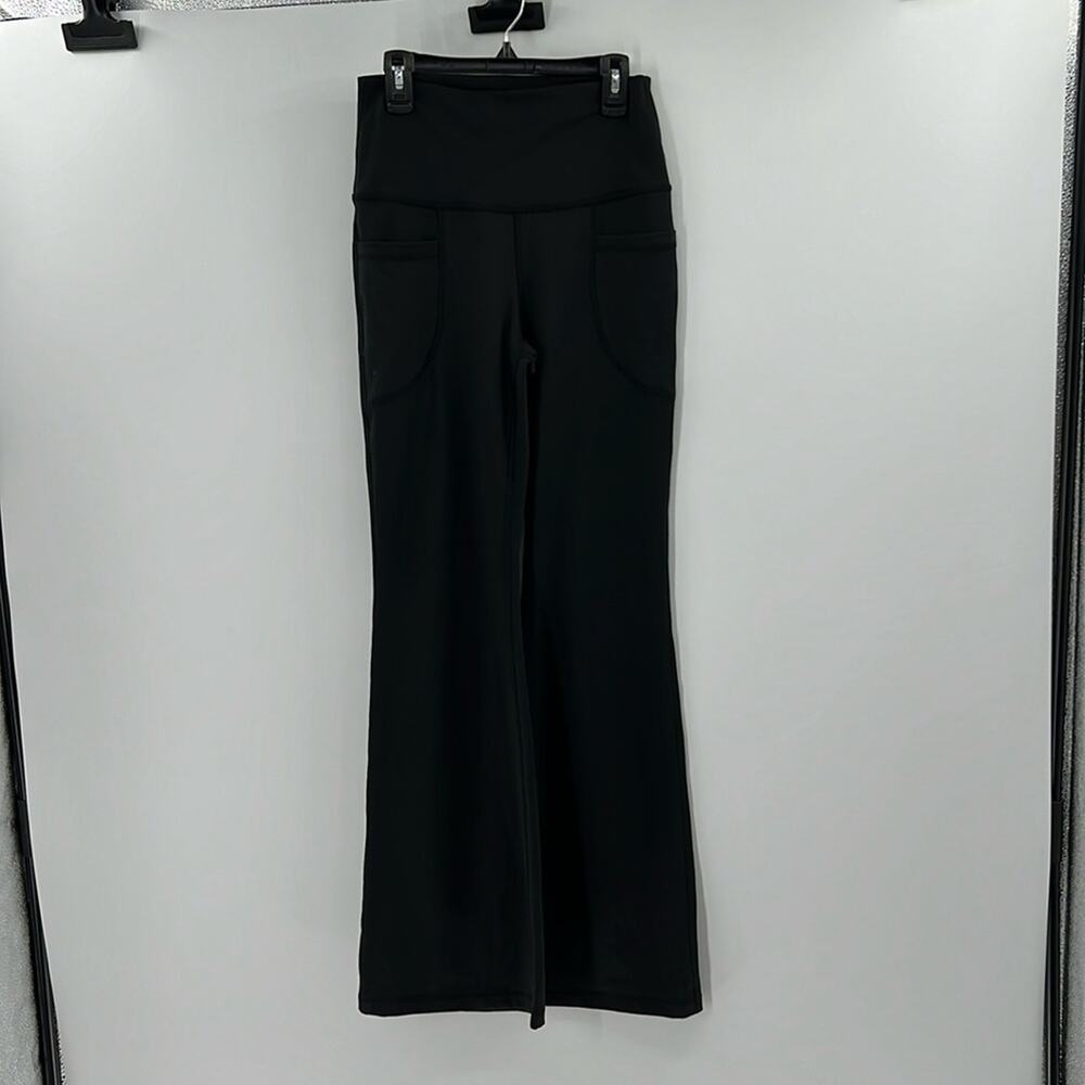 Gilly Hicks Recharge Flare Leggings - Black - Medium
